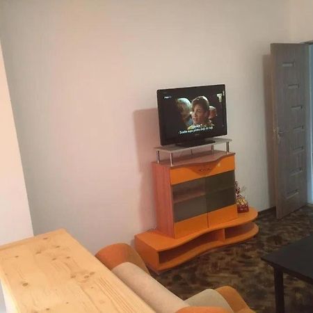 Apartament Marian Apartment โอร์โชวา ภายนอก รูปภาพ