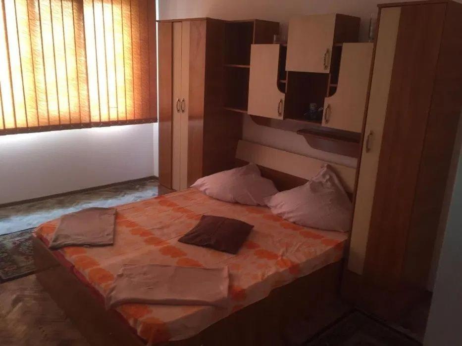 Apartament Marian Apartment โอร์โชวา ภายนอก รูปภาพ